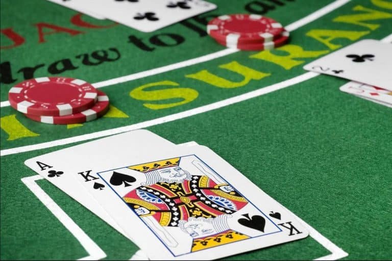 Layar seleksi meja Allbet di aplikasi ace77 menampilkan berbagai studio kasino langsung dengan dealer profesional dan streaming video real-time